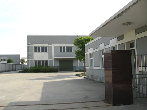 �ϻ㹤ҵ԰��԰��·����·6000ƽ�׵��㳧������/����10Ķ�յ�