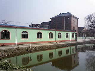 �ϻ����³����׺��¹�·��600ƽ����С������������500ƽ�׿յ�