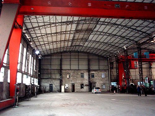 �������д�·������·��16���г�1270ƽ�׵����׼��������