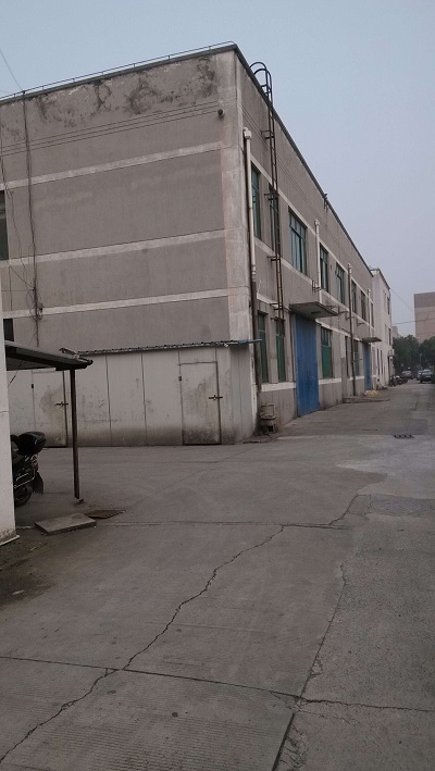 JT015 �ɽ�������ҵ԰��2000ƽ���������㳧������ ���� �������� 0.7Ԫ