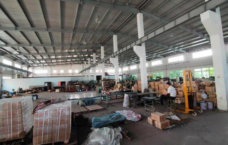 南京-滁州来安汊河经济开发区江浦路 2400平方米 带行车钢结构单层厂房出租