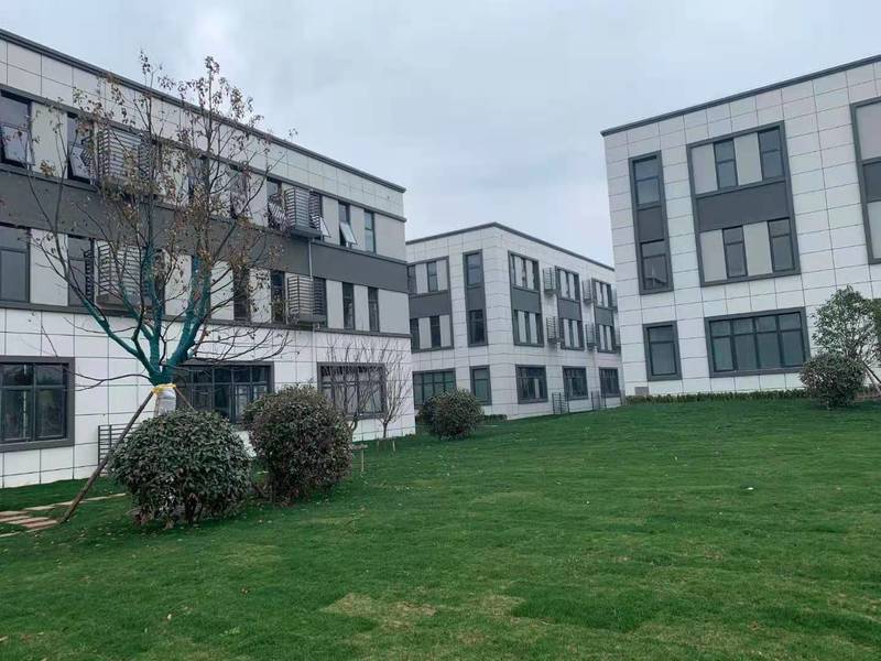 ���ݳ���úɽ�� ީ��һ�� ˫�� 2000ƽ�������� �ַ� ��3300Ԫ/ƽ һ¥8.1�� ������ϡȱ