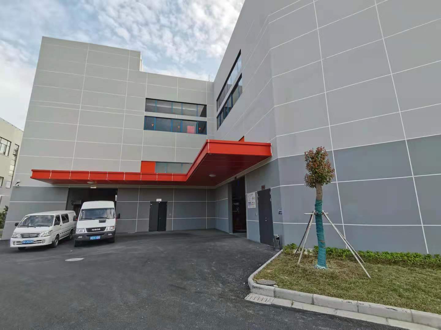 ������ɽ��ɽ����Ҽ������������������⣬������ 4200ƽ���� 3�� �ɷ���